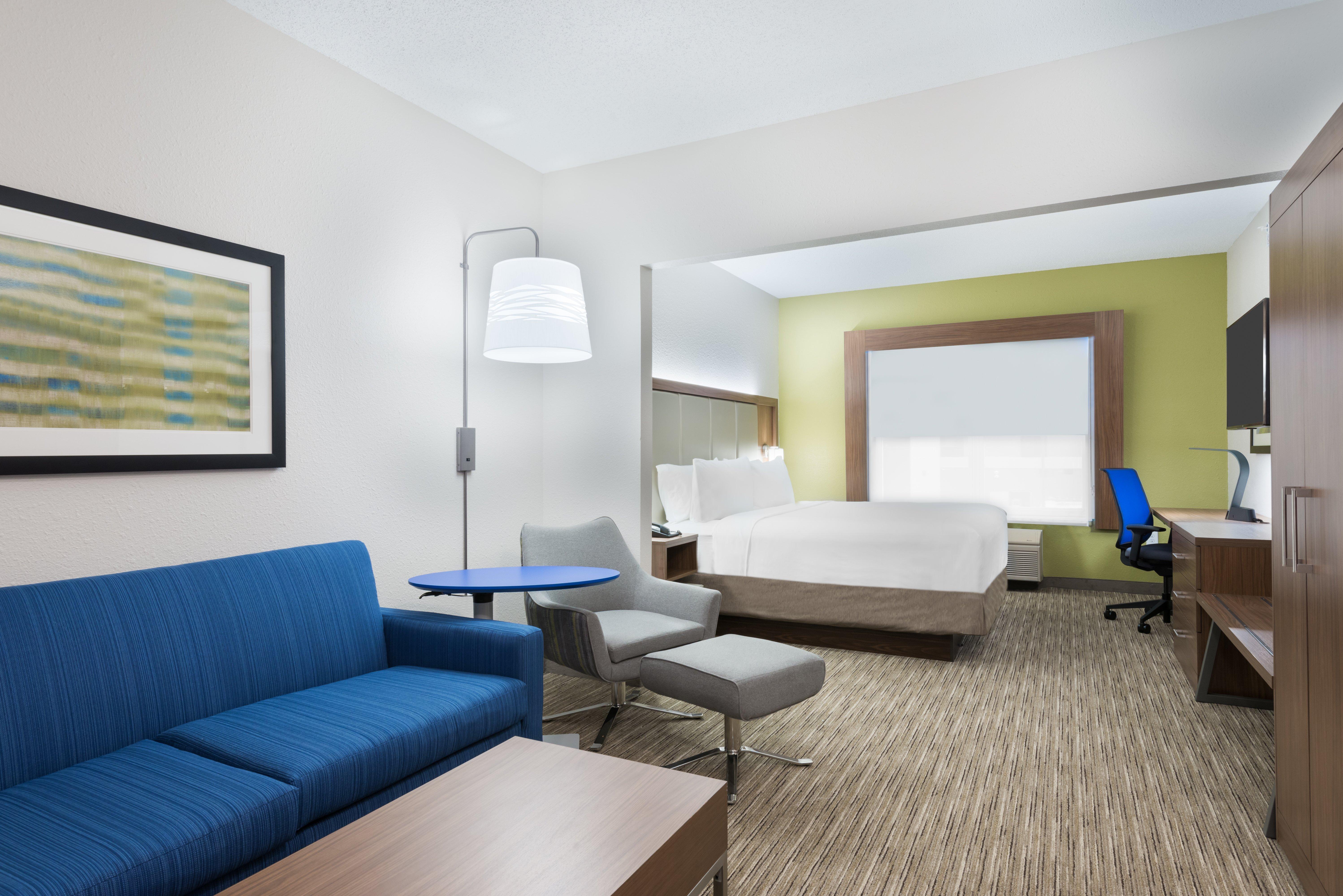 Holiday Inn Express & Suites - Columbus Airport East By Ihg Exterior photo