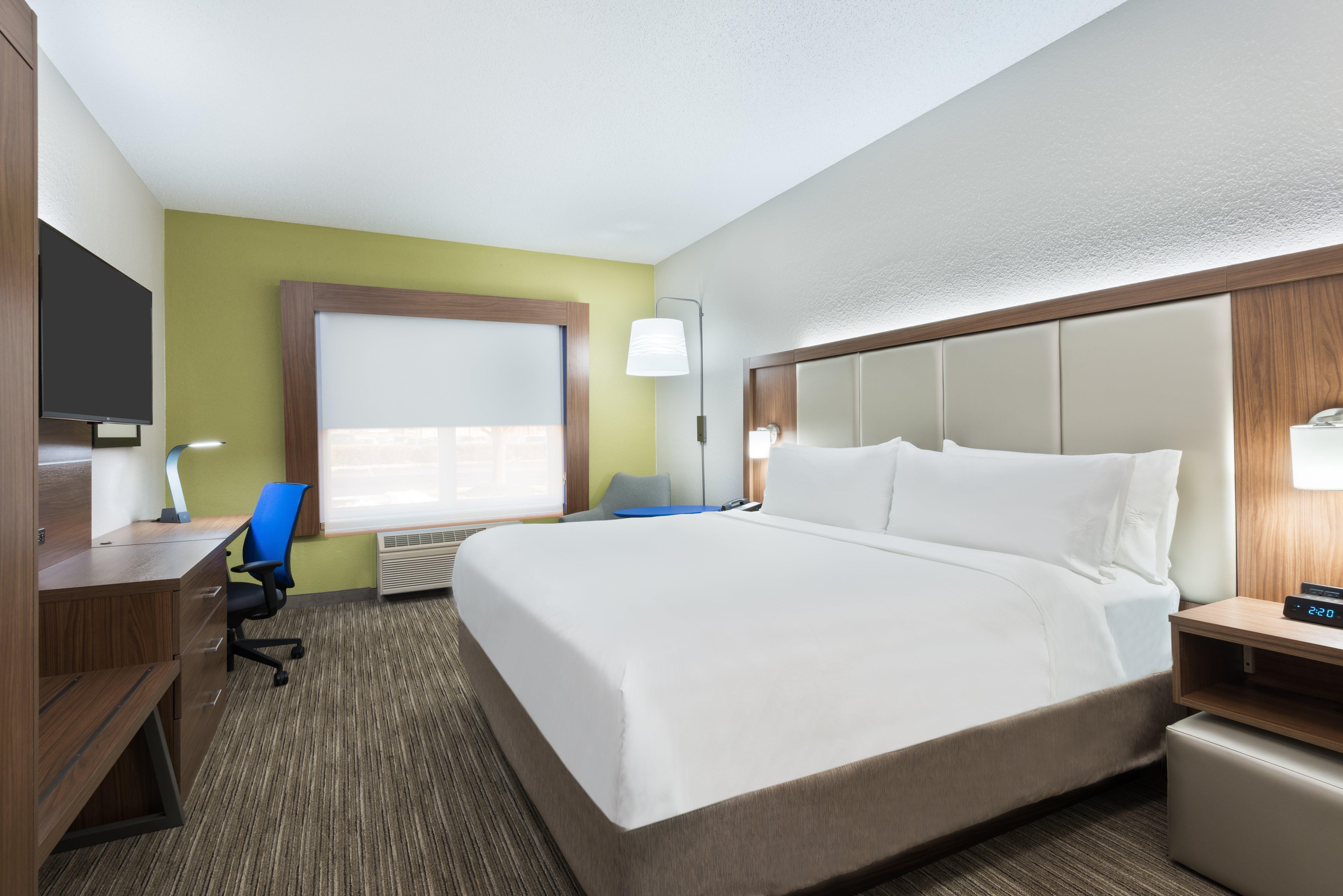 Holiday Inn Express & Suites - Columbus Airport East By Ihg Exterior photo