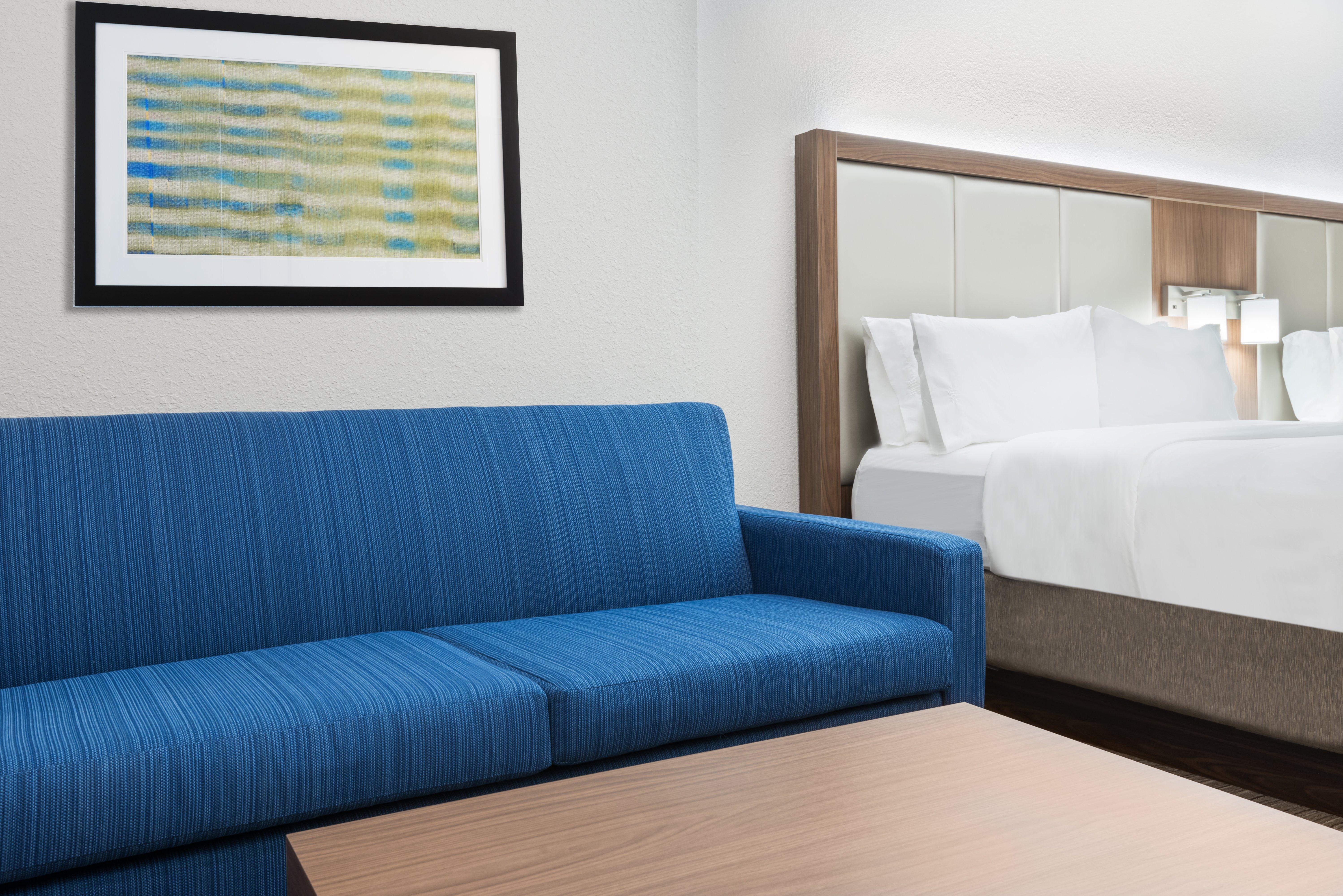 Holiday Inn Express & Suites - Columbus Airport East By Ihg Exterior photo