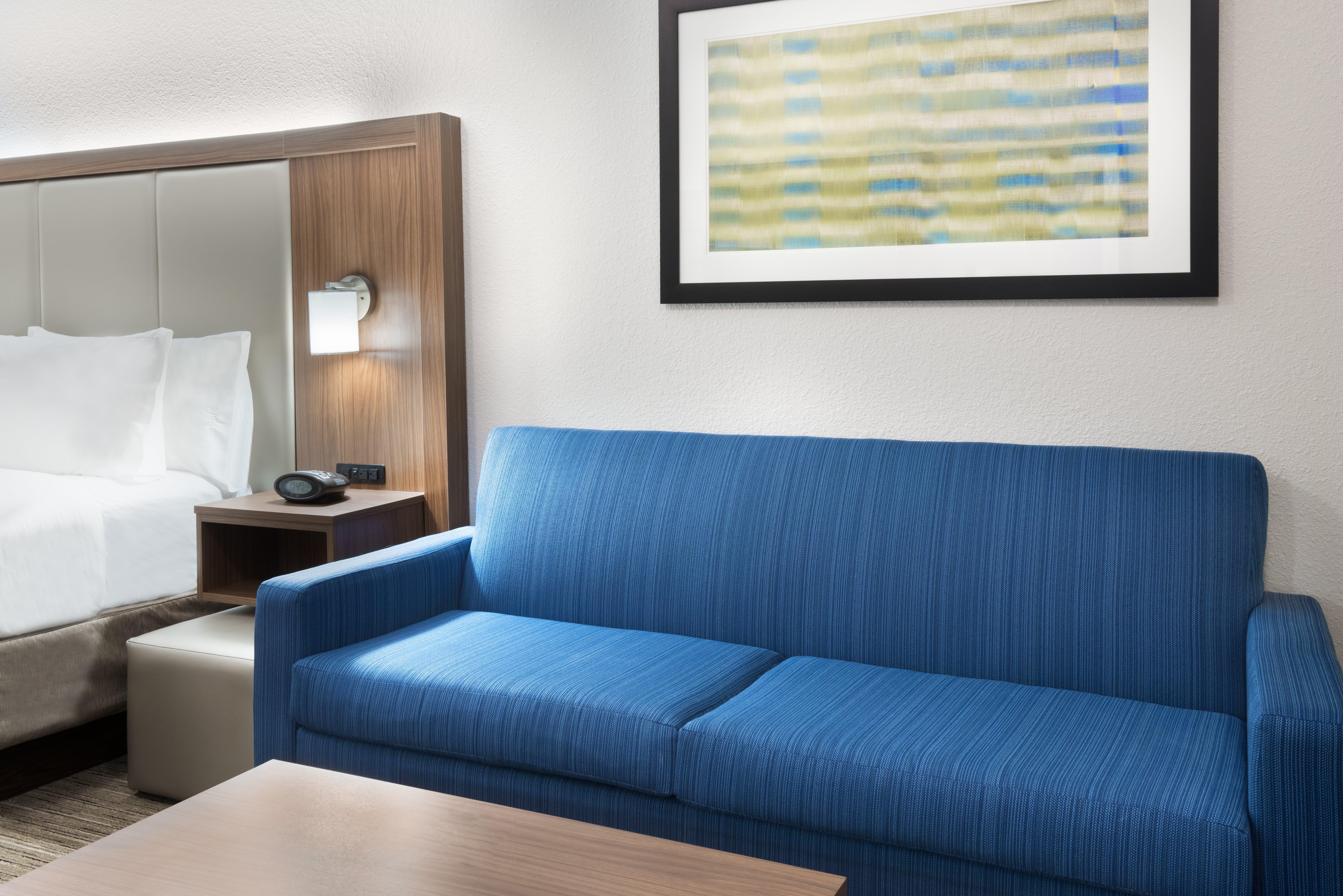 Holiday Inn Express & Suites - Columbus Airport East By Ihg Exterior photo
