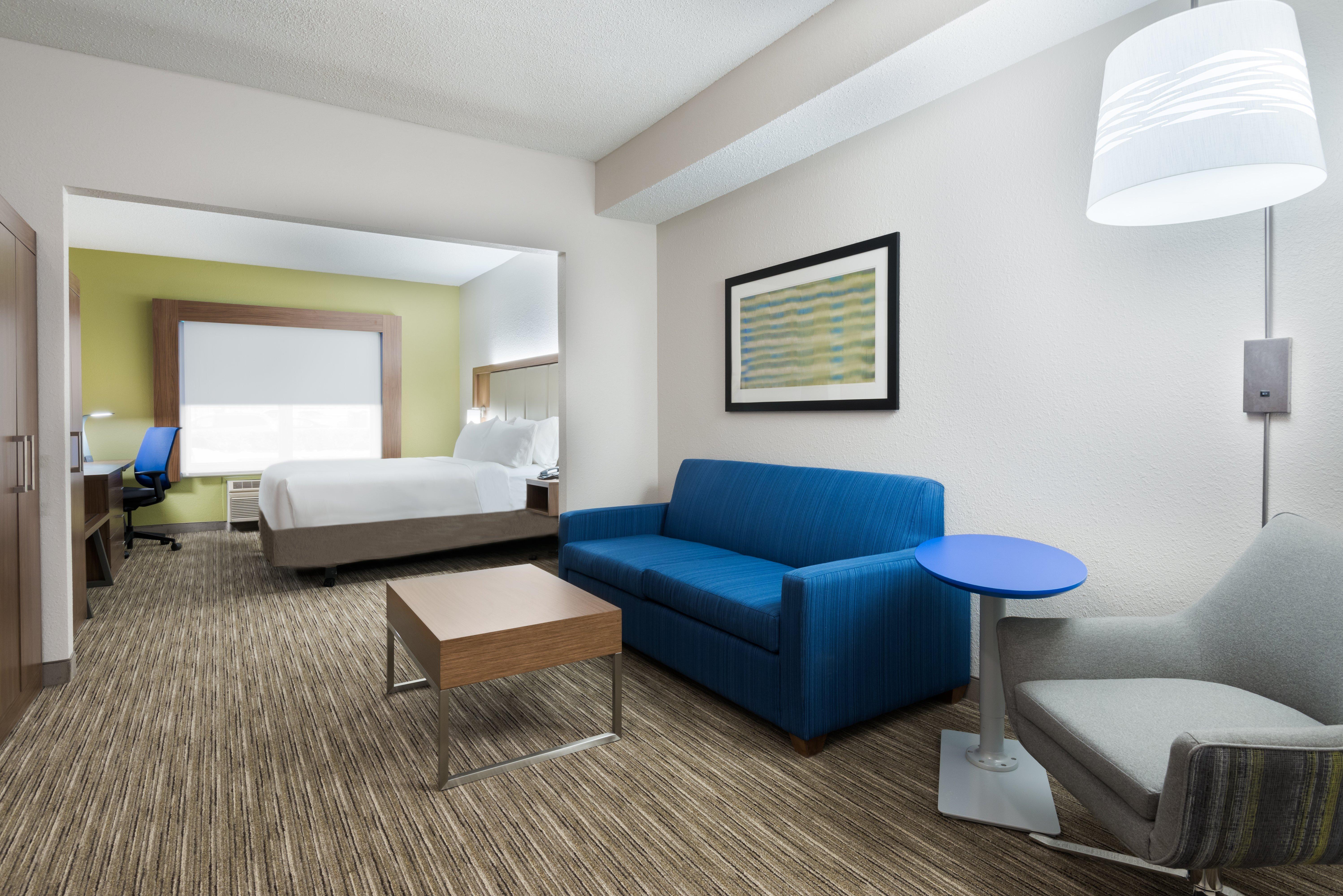 Holiday Inn Express & Suites - Columbus Airport East By Ihg Exterior photo