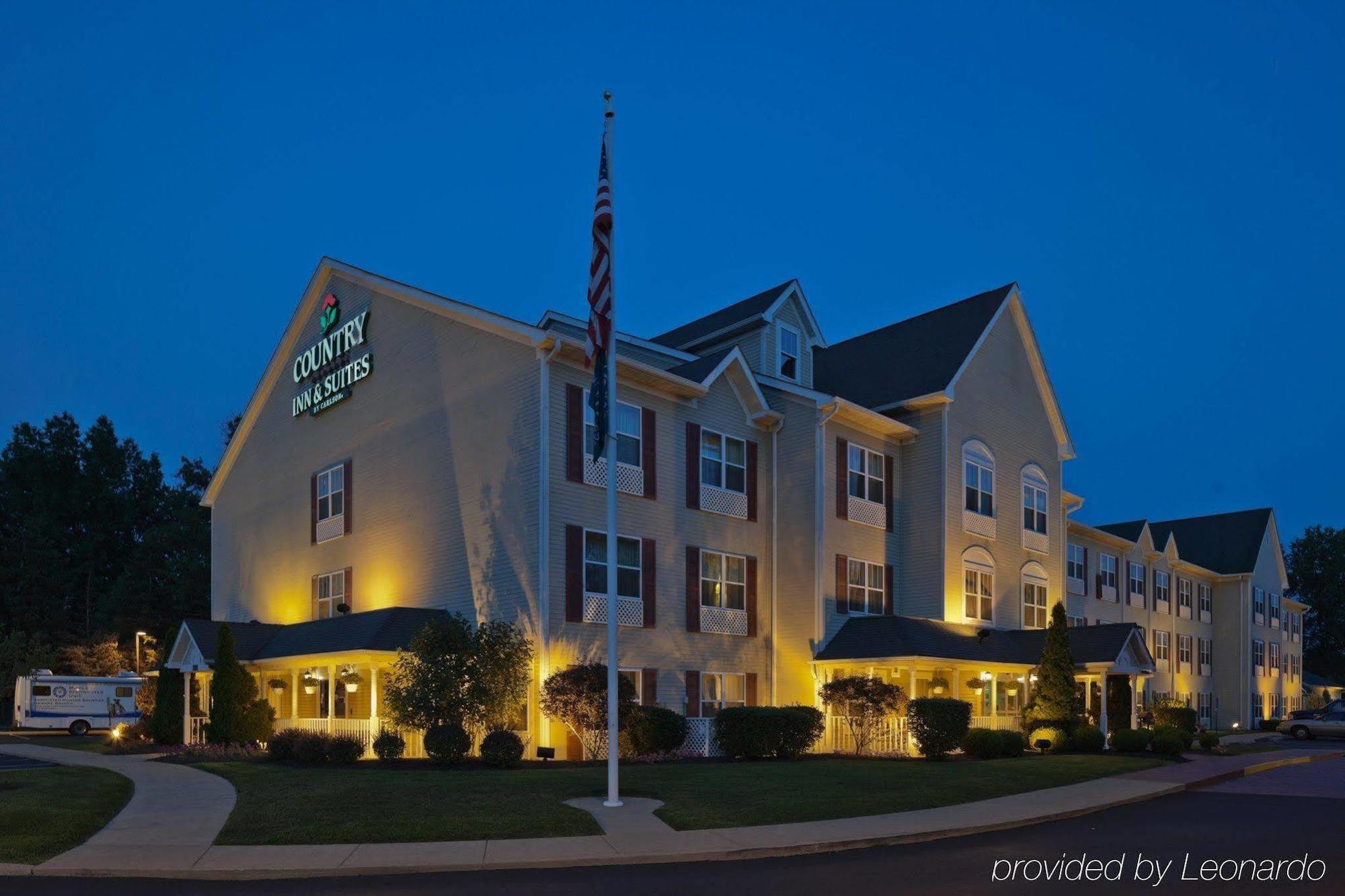Holiday Inn Express & Suites - Columbus Airport East By Ihg Exterior photo
