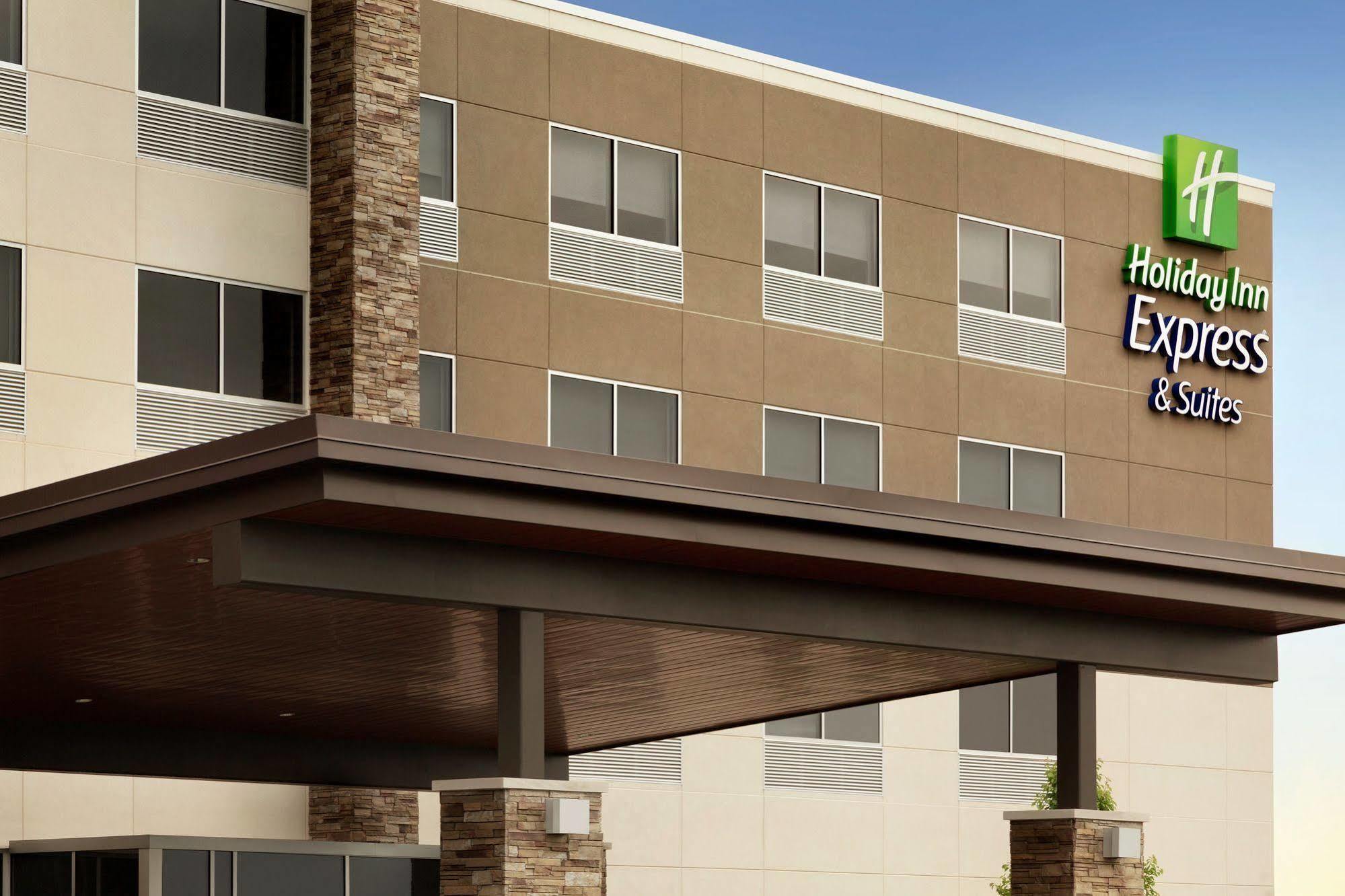 Holiday Inn Express & Suites - Columbus Airport East By Ihg Exterior photo