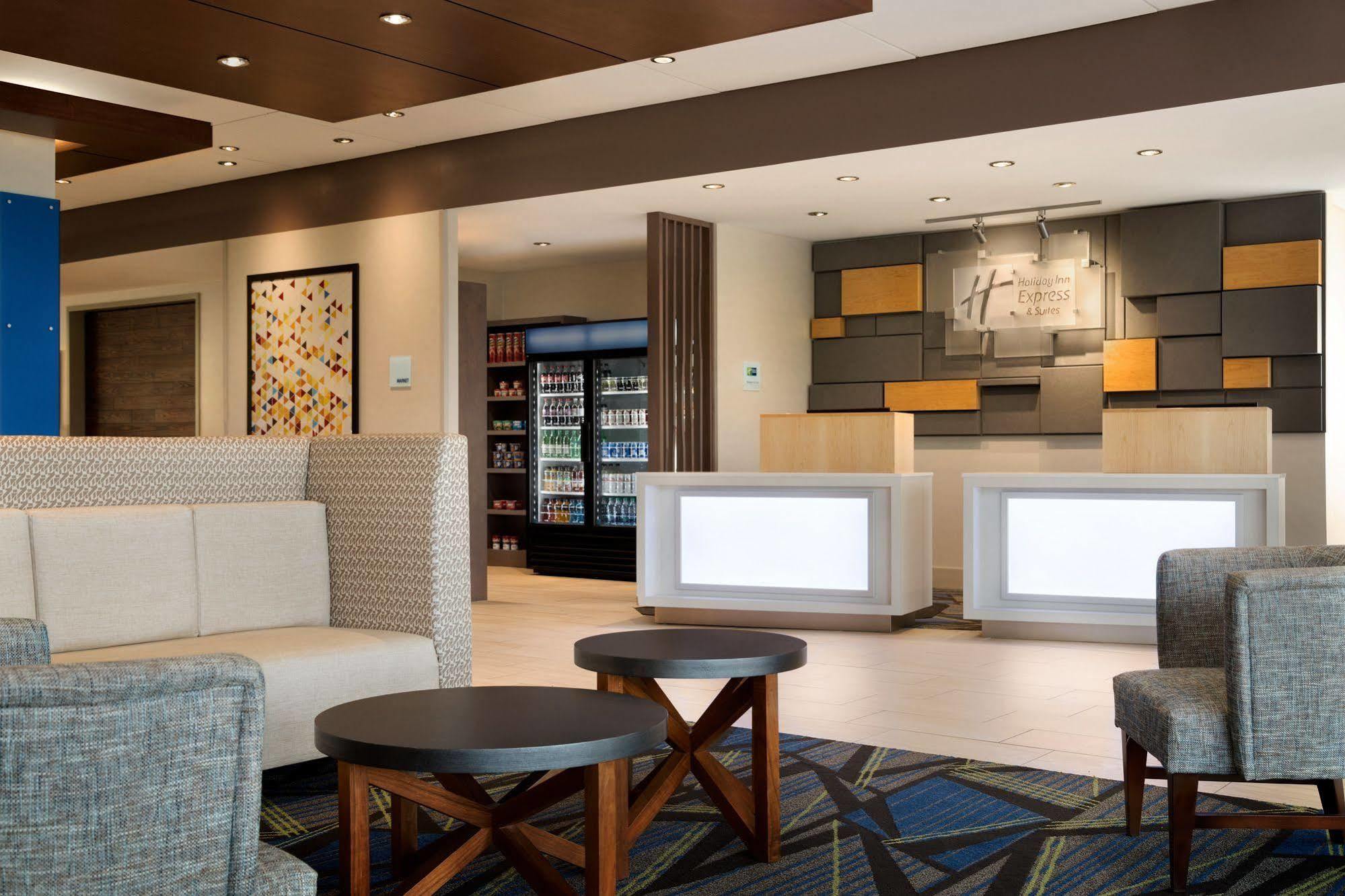 Holiday Inn Express & Suites - Columbus Airport East By Ihg Exterior photo