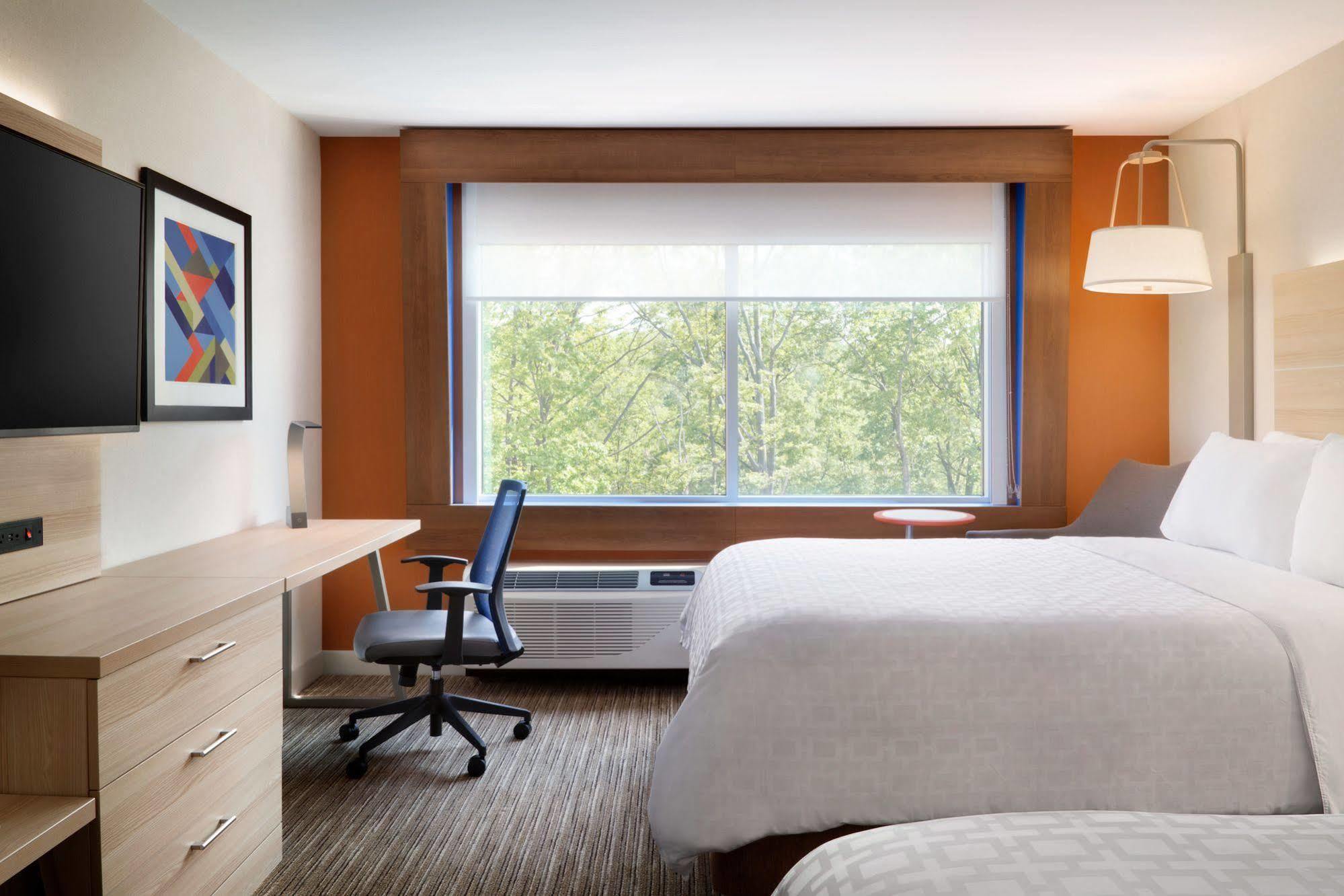 Holiday Inn Express & Suites - Columbus Airport East By Ihg Exterior photo
